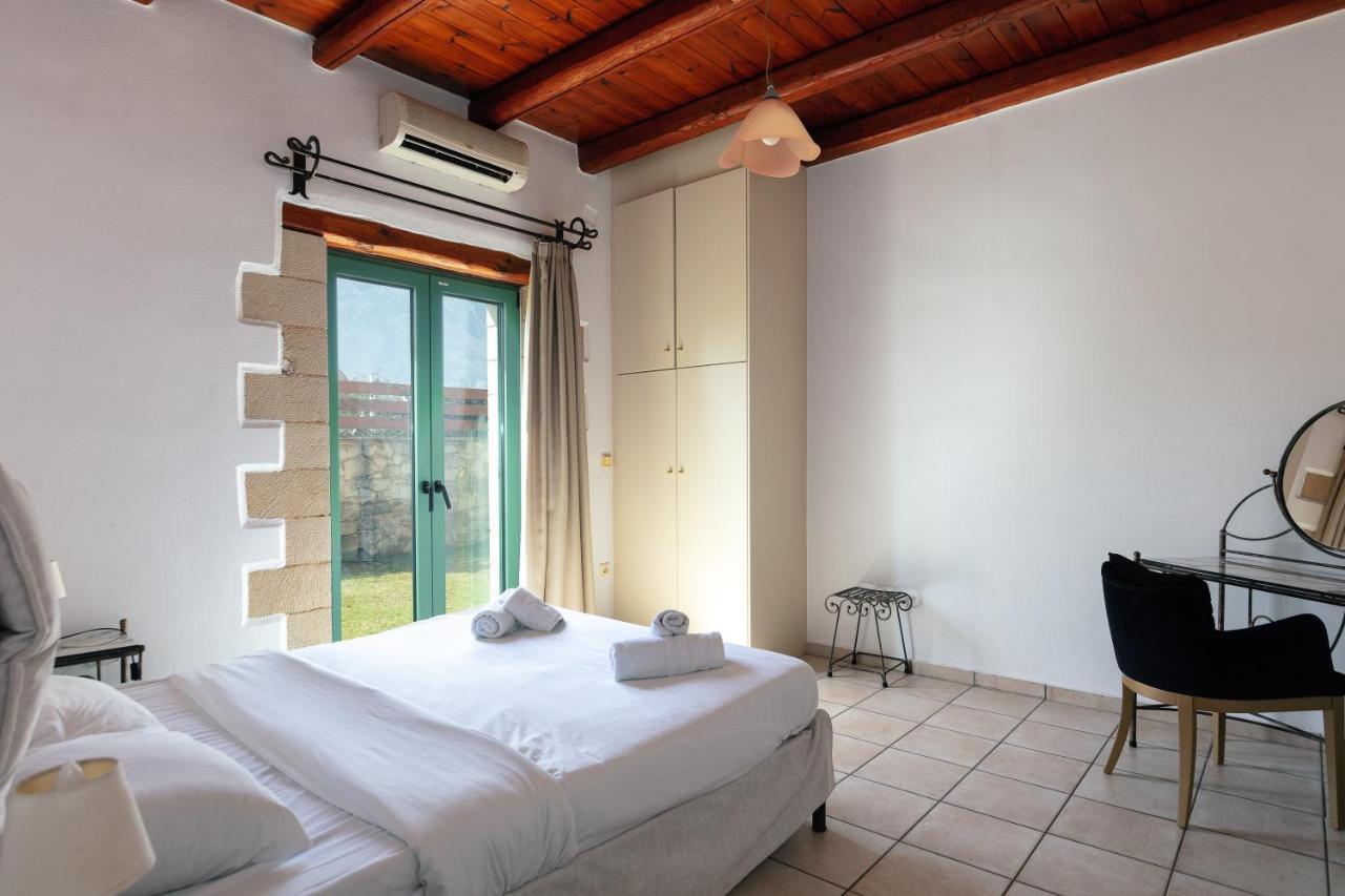 Villa Pinelopi Asprouliánoi Dış mekan fotoğraf